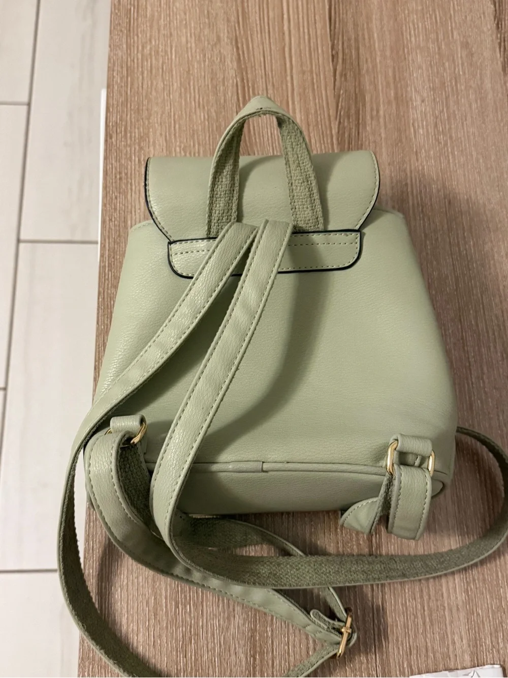 N/A compact women’s
